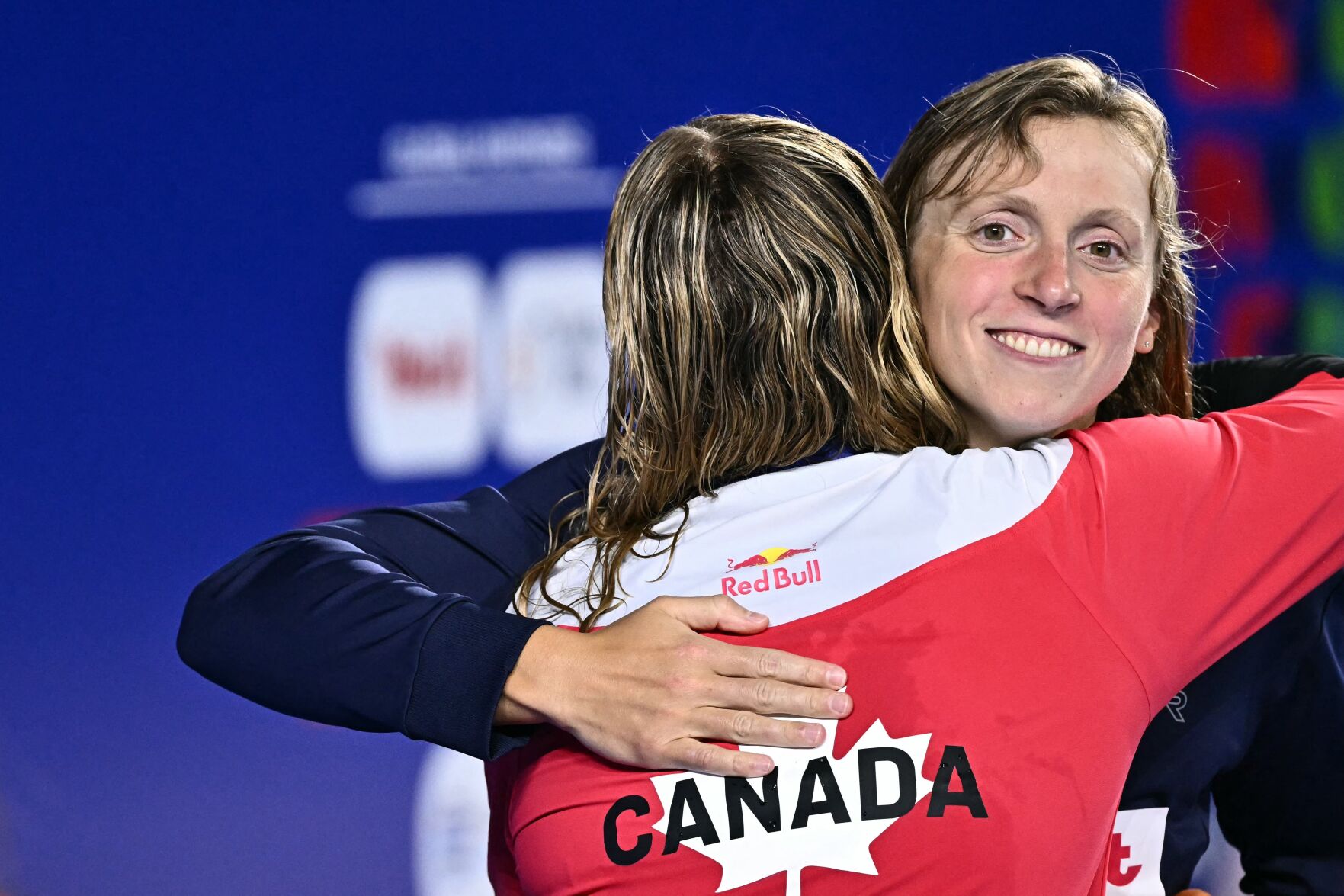 mcintosh-ledecky-hug.JPG